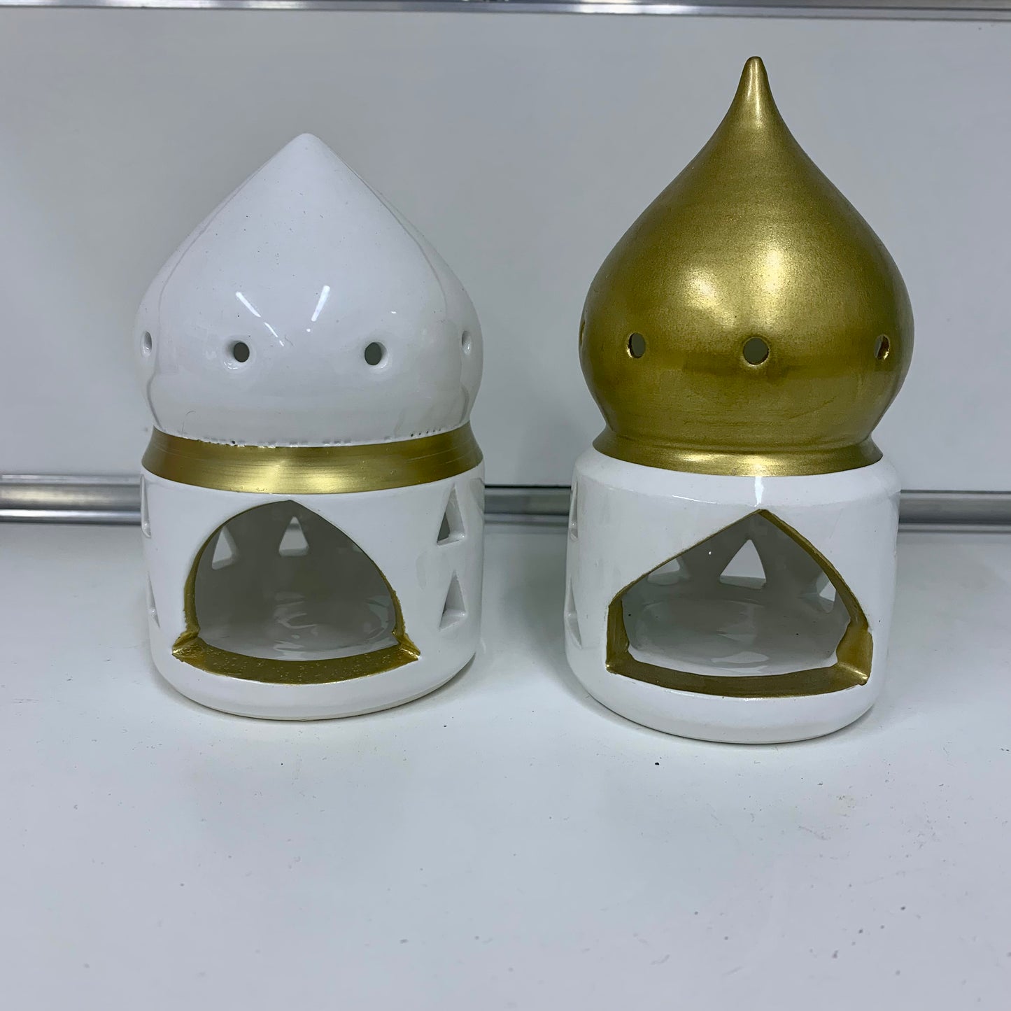 Al Amal Ceramic Glaze White & Gold candle holder