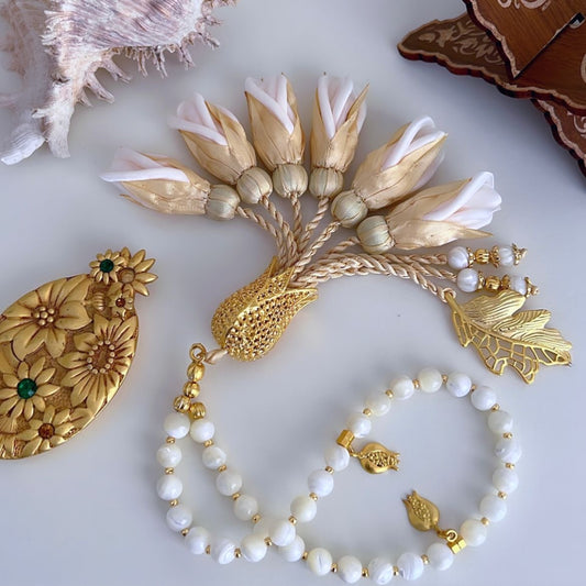 Rosary - off white with roses