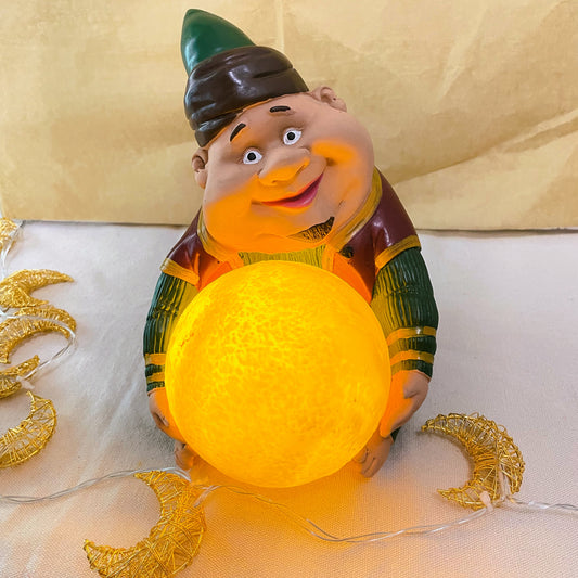 Small Fananees Bubbly Guy Holding Globe Light