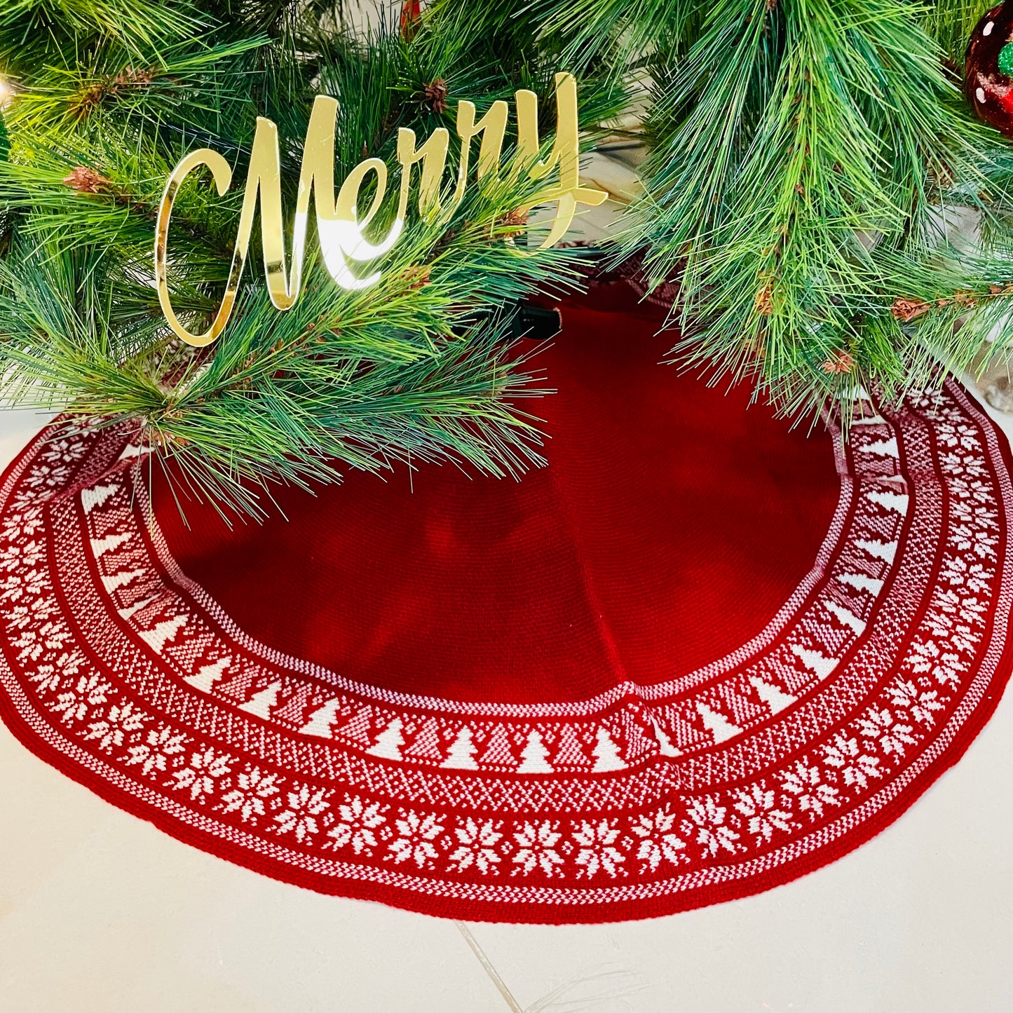 Knit Red Christmas Tree Skirt - 92cm